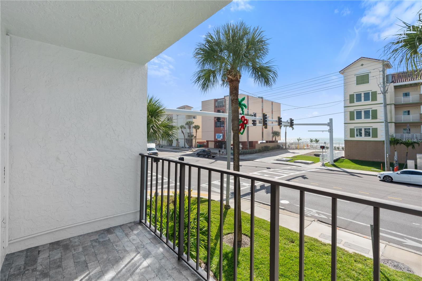 Image 15 of 36 For 14001 Gulf Boulevard 201