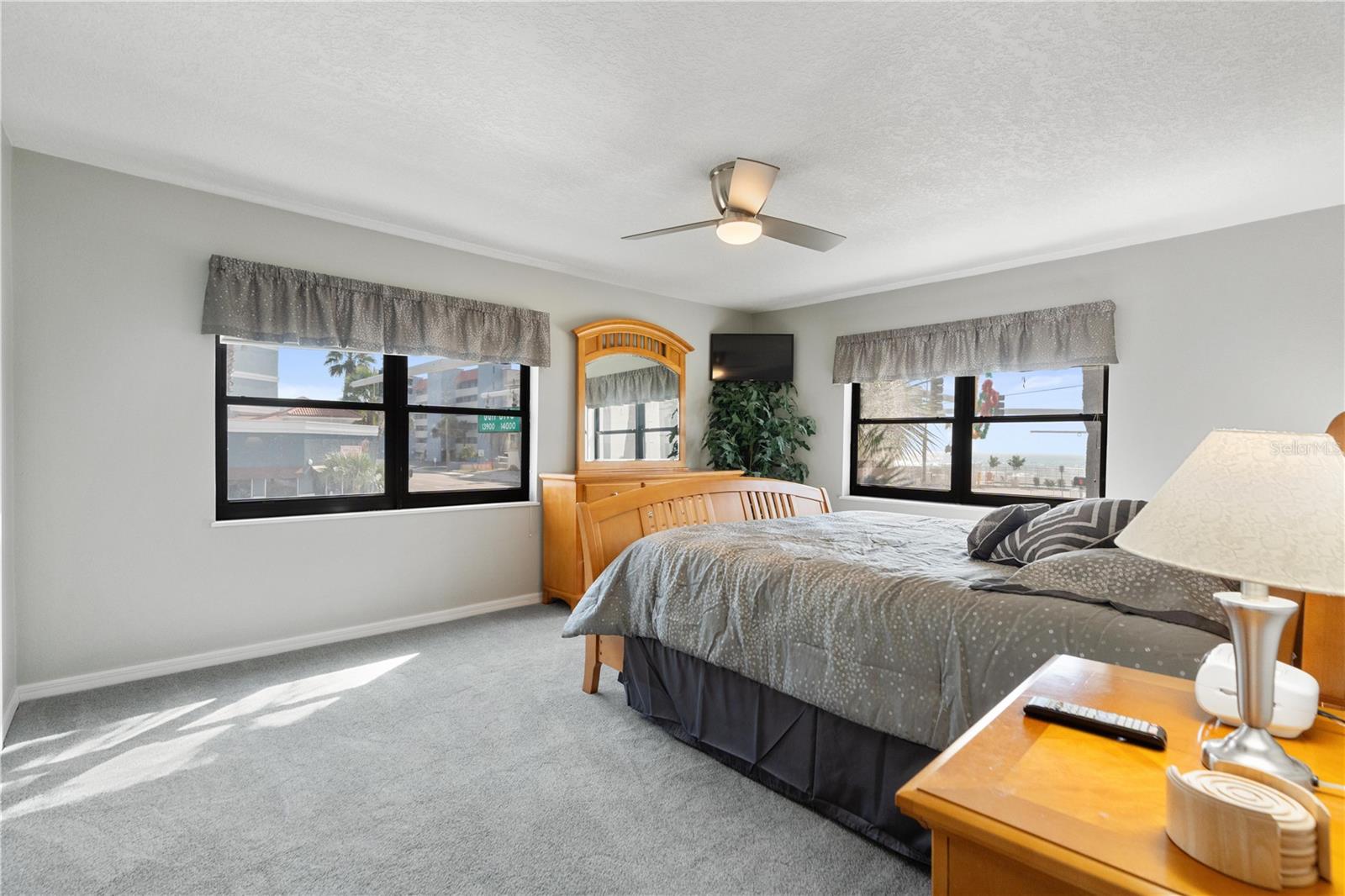 Image 16 of 36 For 14001 Gulf Boulevard 201