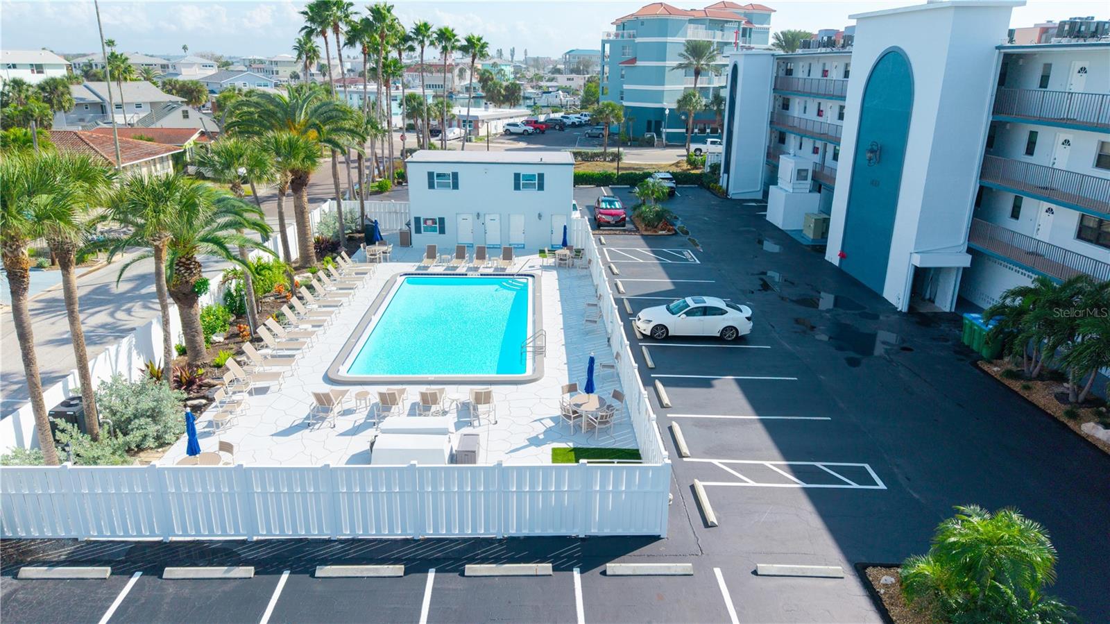 Image 36 of 36 For 14001 Gulf Boulevard 201