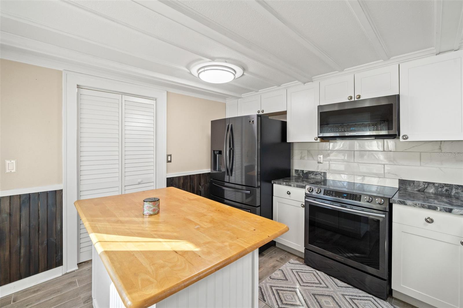 Image 13 of 82 For 7288 Coventry Court