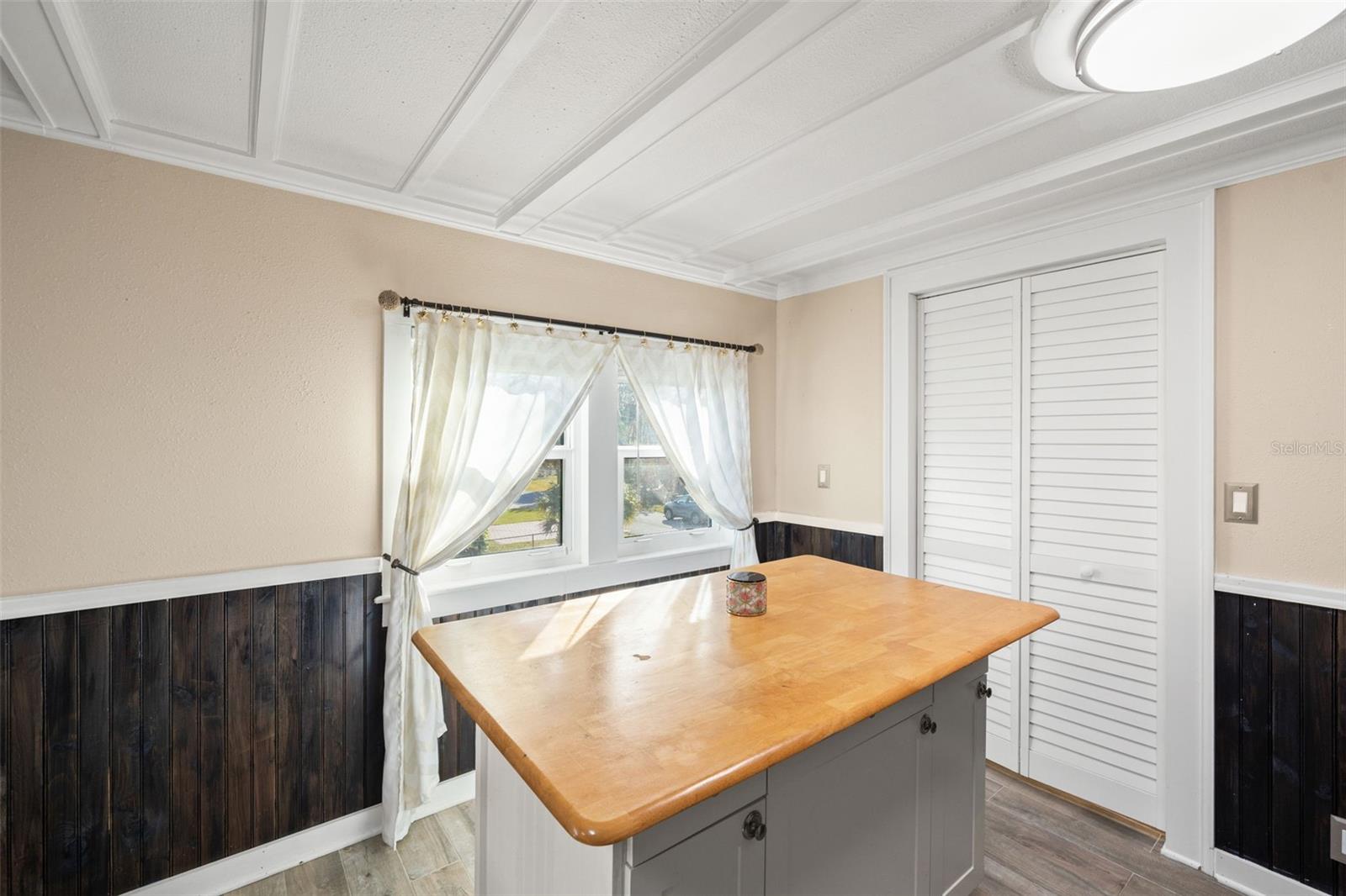 Image 14 of 82 For 7288 Coventry Court