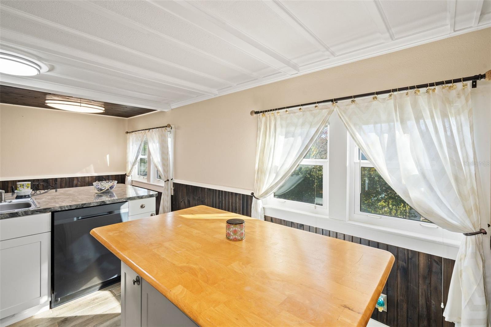 Image 17 of 82 For 7288 Coventry Court