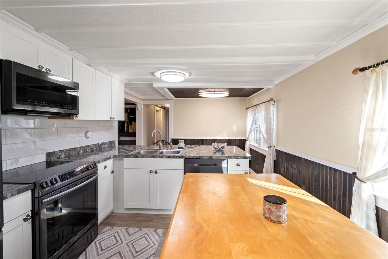 Image 18 of 82 For 7288 Coventry Court