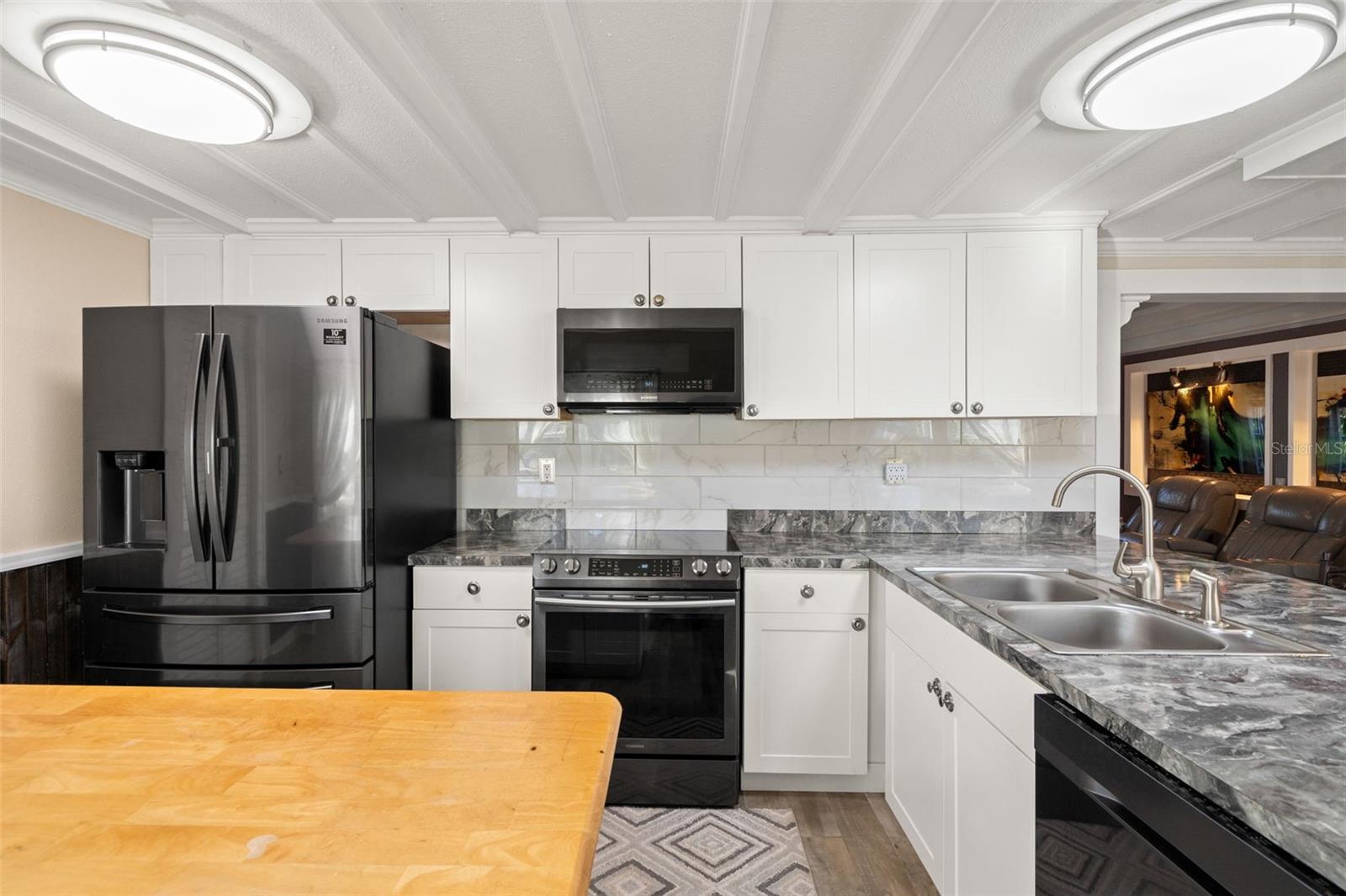 Image 36 of 82 For 7288 Coventry Court