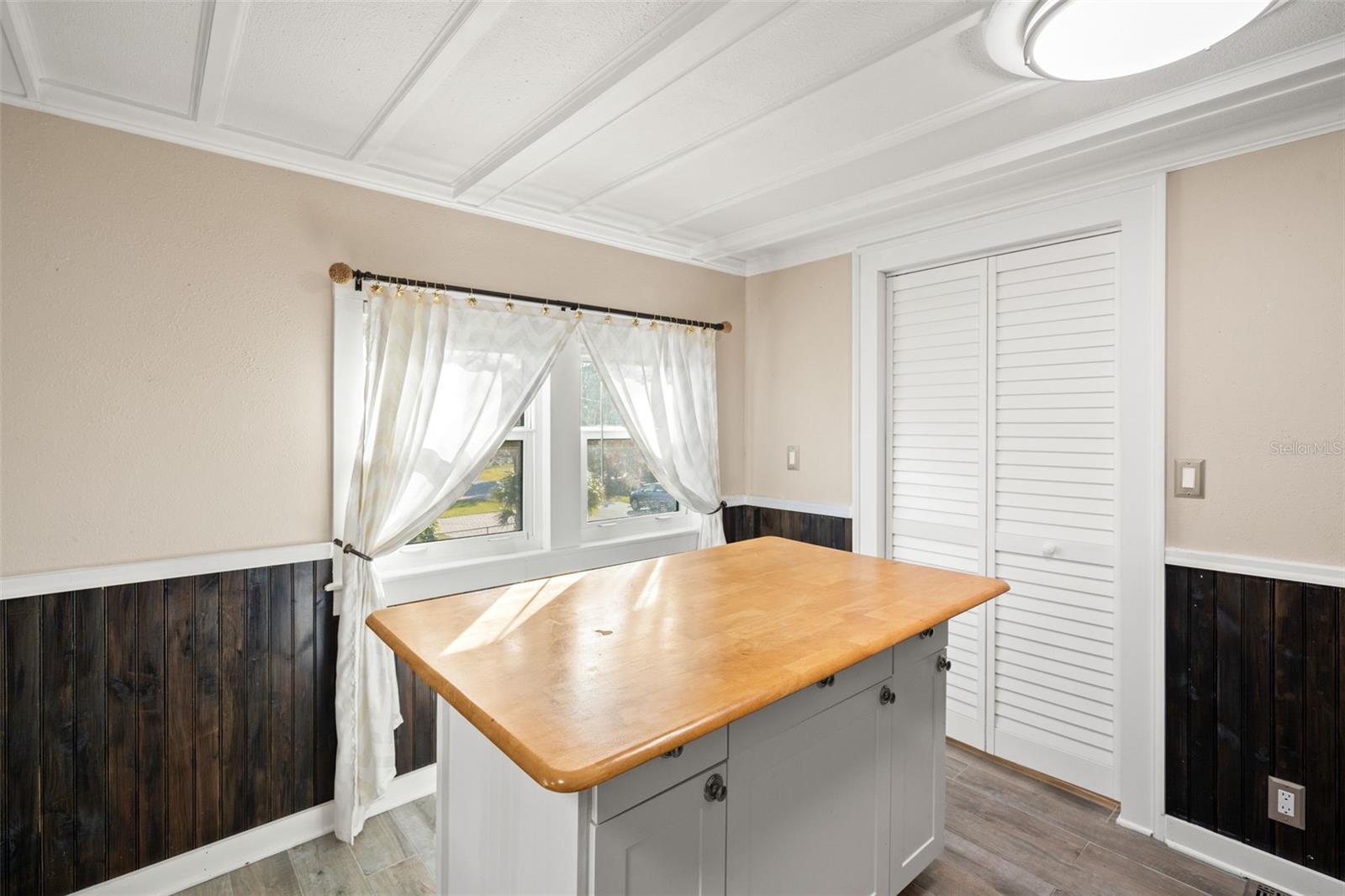 Image 38 of 82 For 7288 Coventry Court