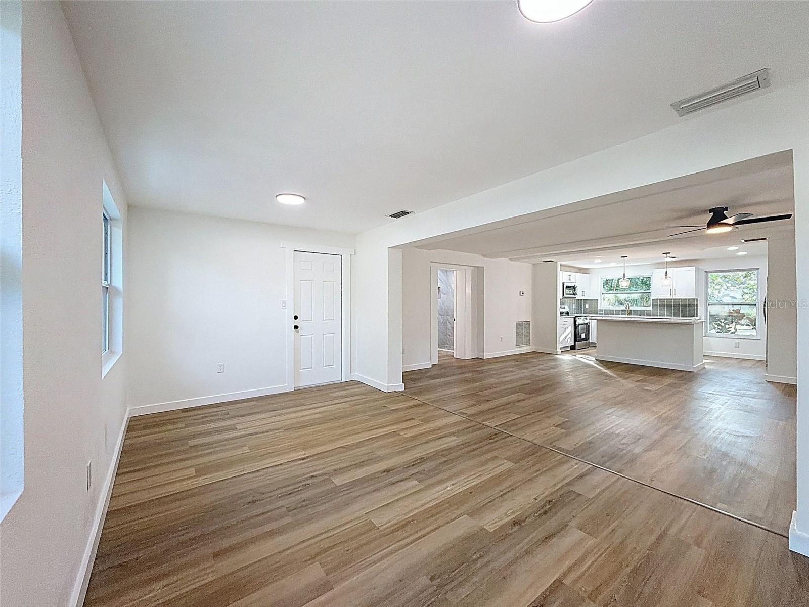 Image 24 of 32 For 1406 Lake Avenue