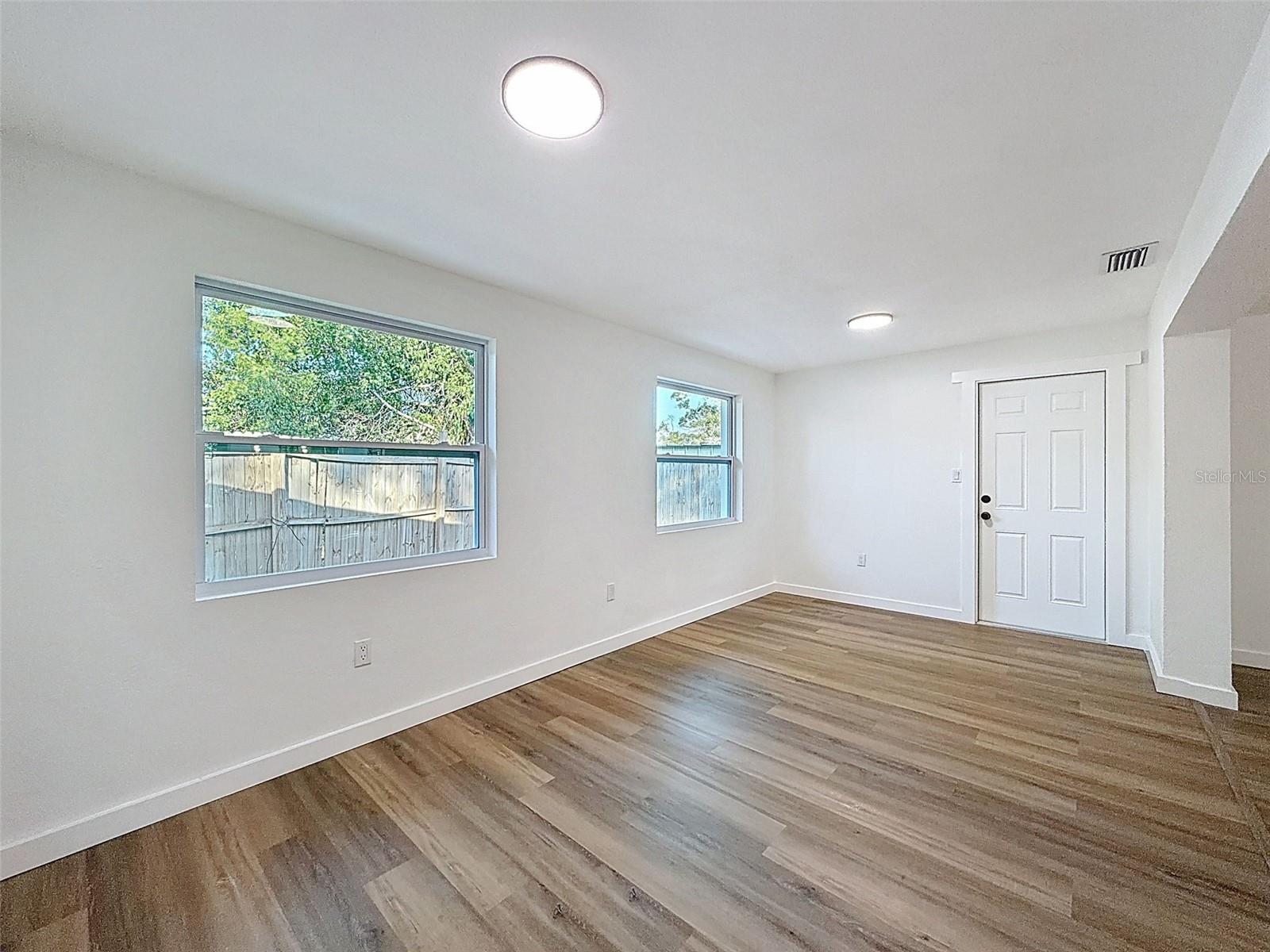 Image 25 of 32 For 1406 Lake Avenue