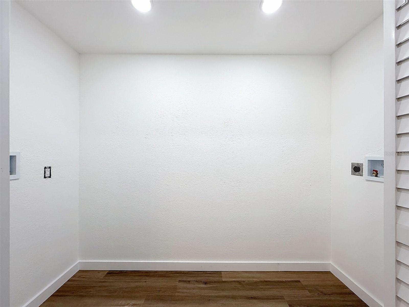 Image 26 of 32 For 1406 Lake Avenue