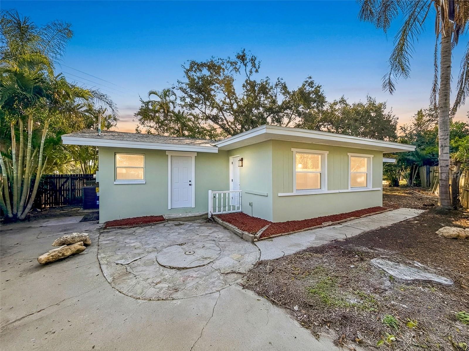 Image 27 of 32 For 1406 Lake Avenue