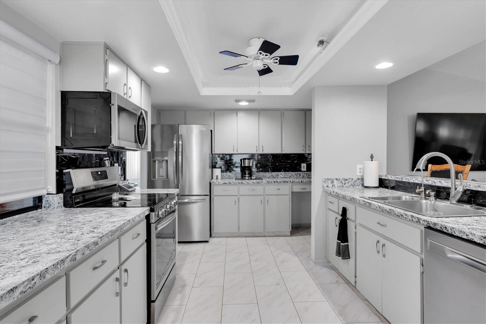 Image 11 of 64 For 7099 Pond View Court