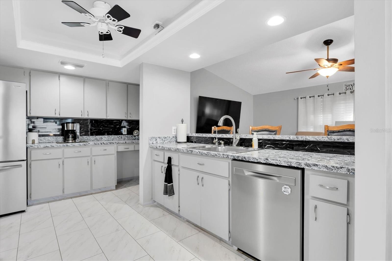 Image 12 of 64 For 7099 Pond View Court