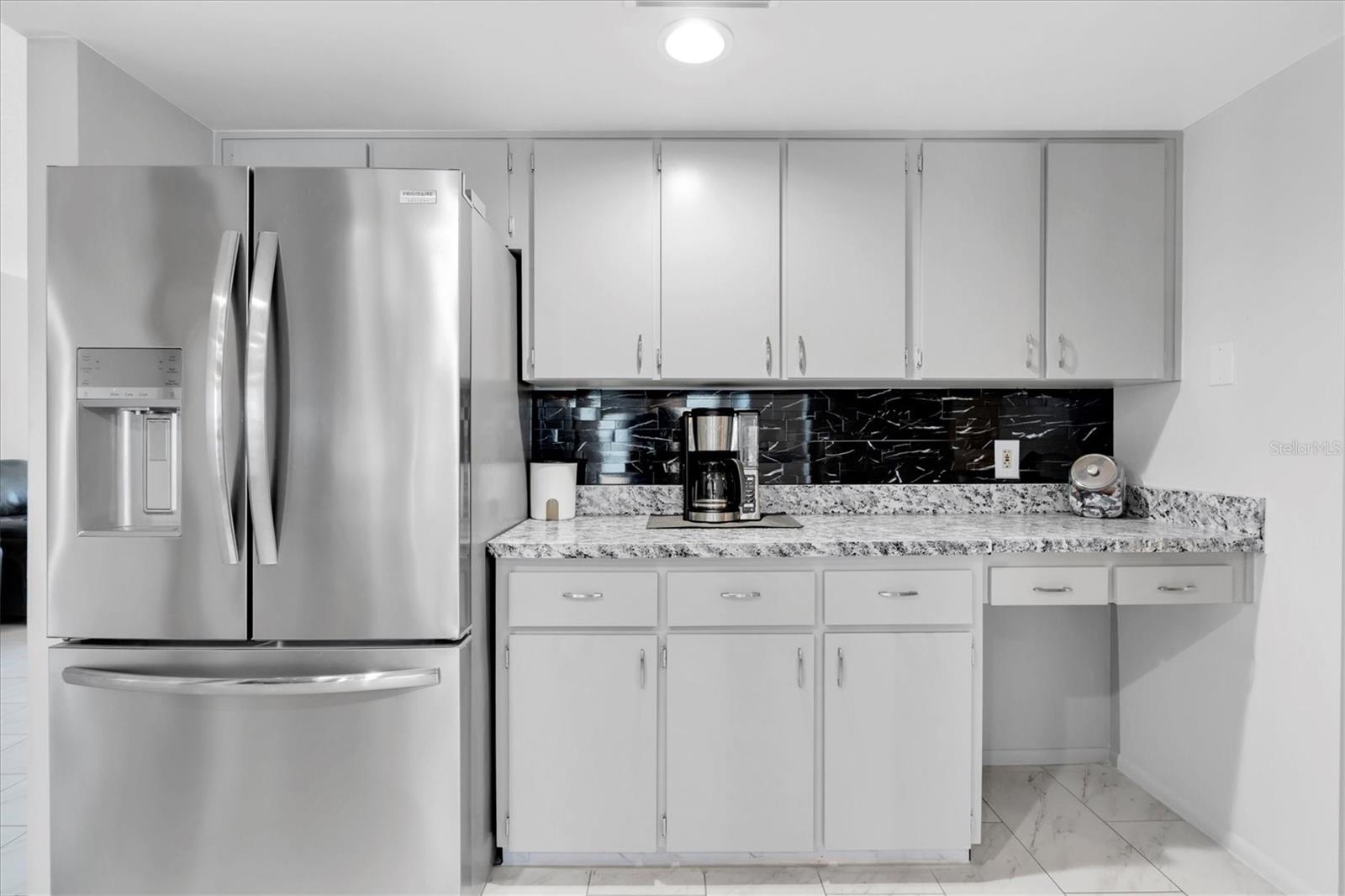 Image 14 of 64 For 7099 Pond View Court