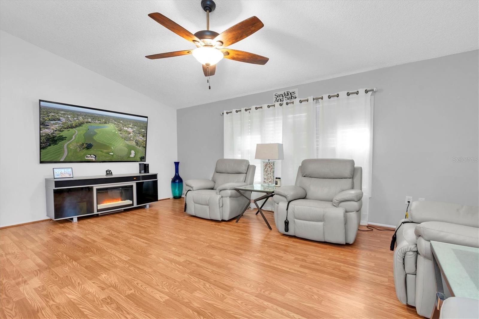 Image 20 of 64 For 7099 Pond View Court