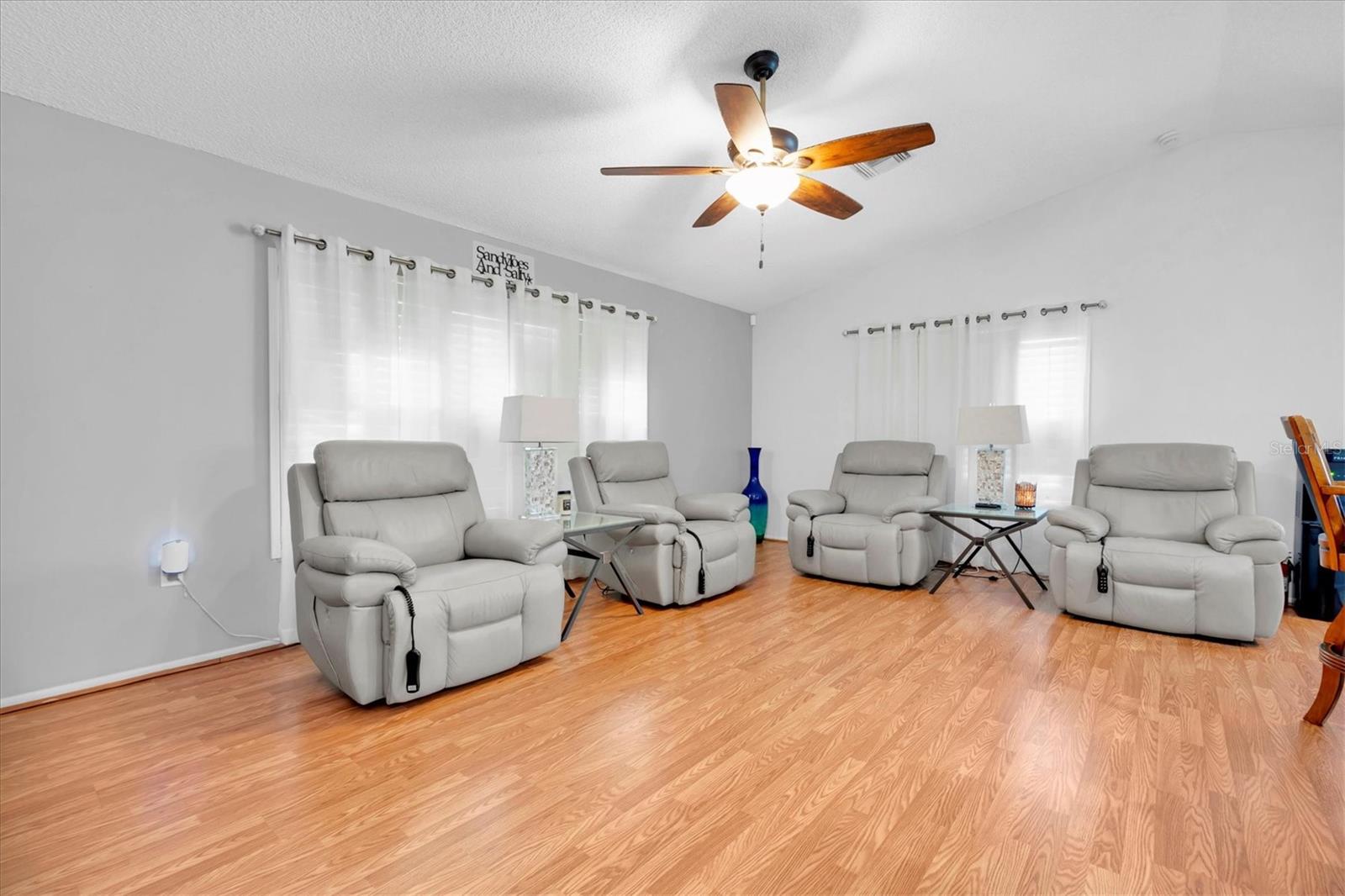 Image 21 of 64 For 7099 Pond View Court