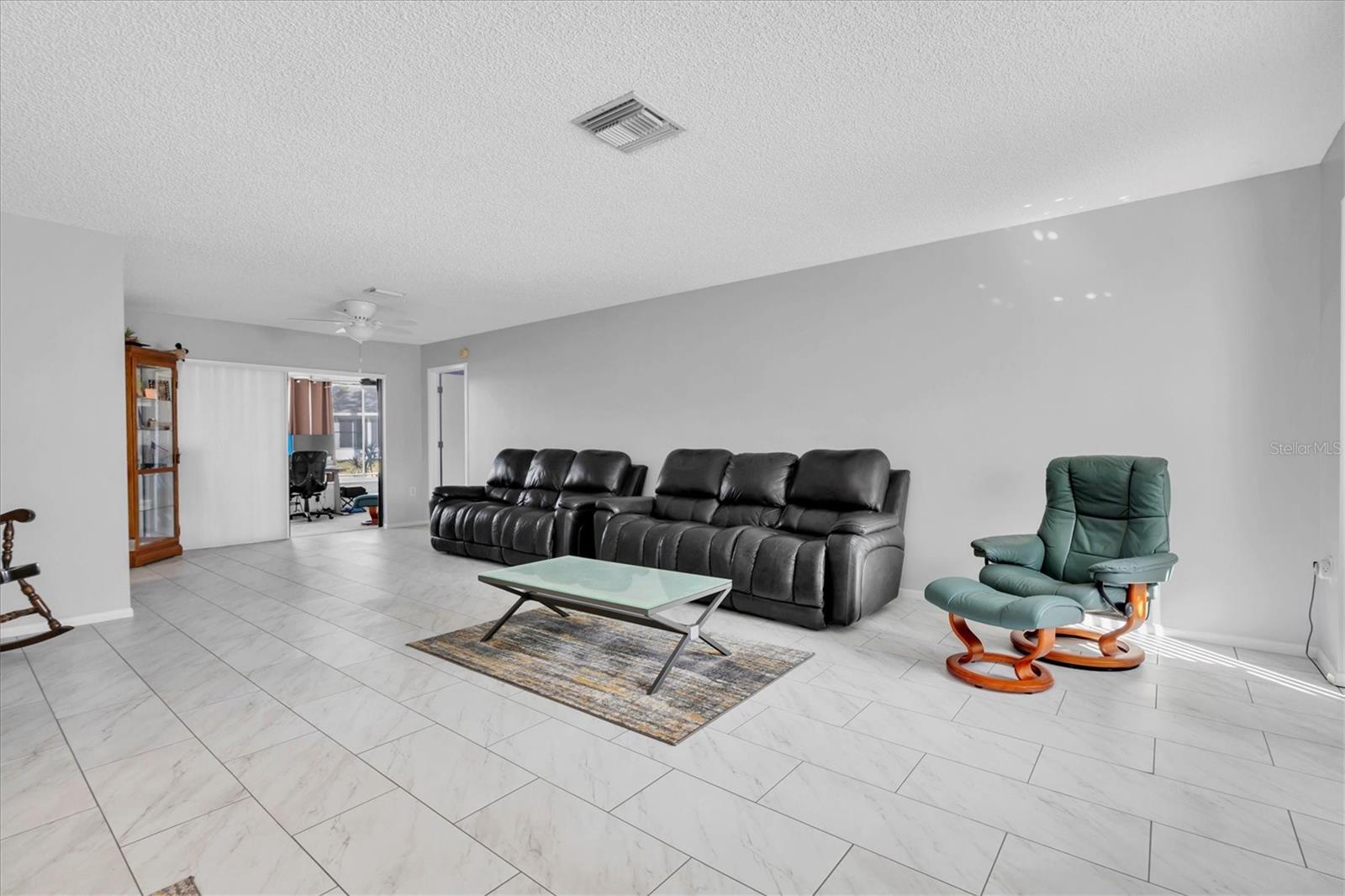 Image 8 of 64 For 7099 Pond View Court