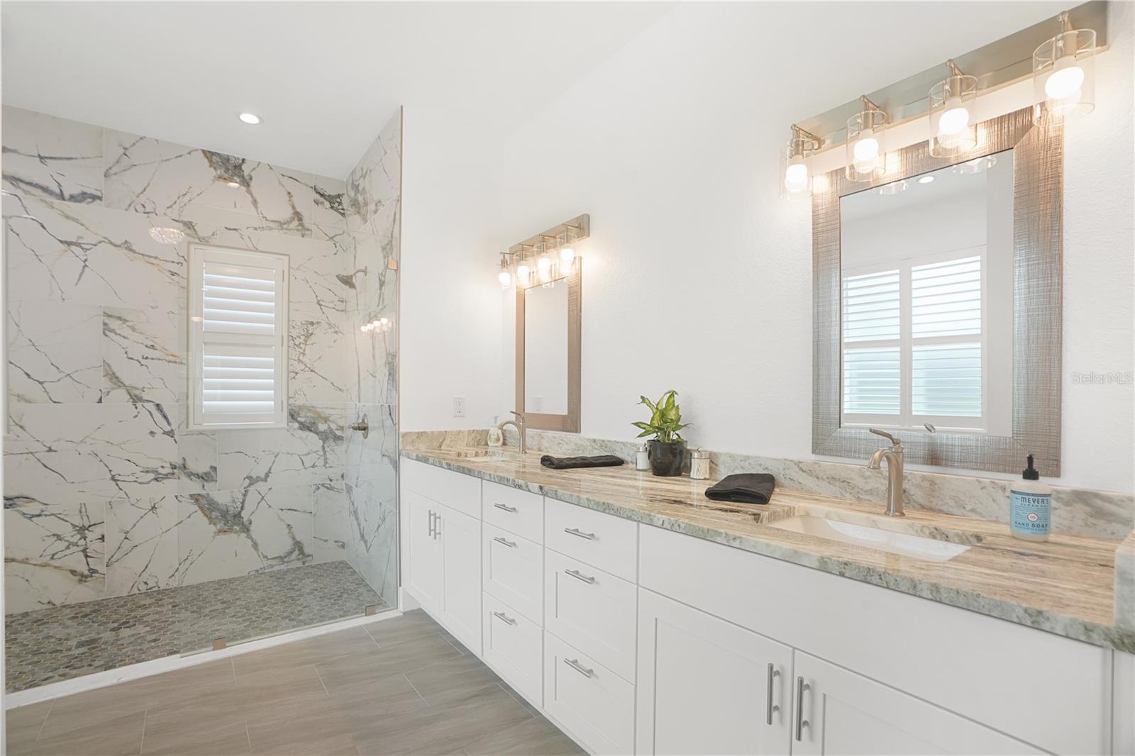 Image 20 of 57 For 10380 Yellow Hammer Road