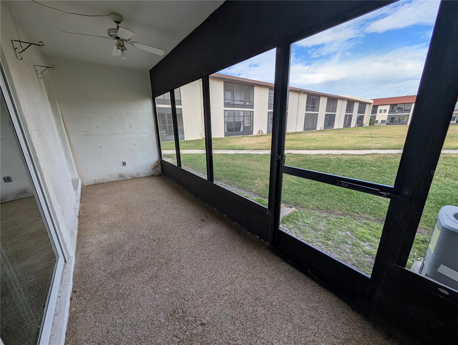 Image 21 of 29 For 4937 Marine Parkway 107