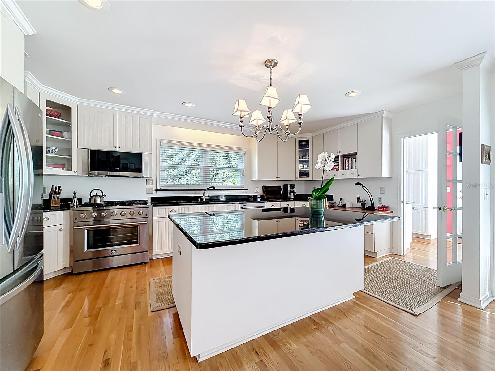 Image 11 of 40 For 2320 Fairmount Avenue