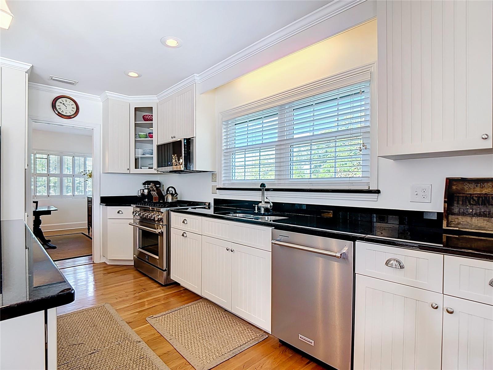 Image 13 of 40 For 2320 Fairmount Avenue