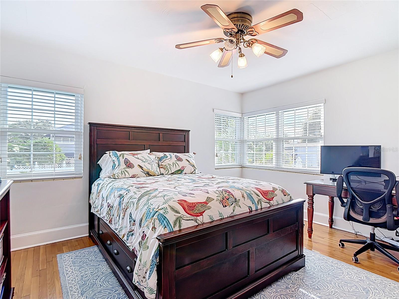 Image 19 of 40 For 2320 Fairmount Avenue