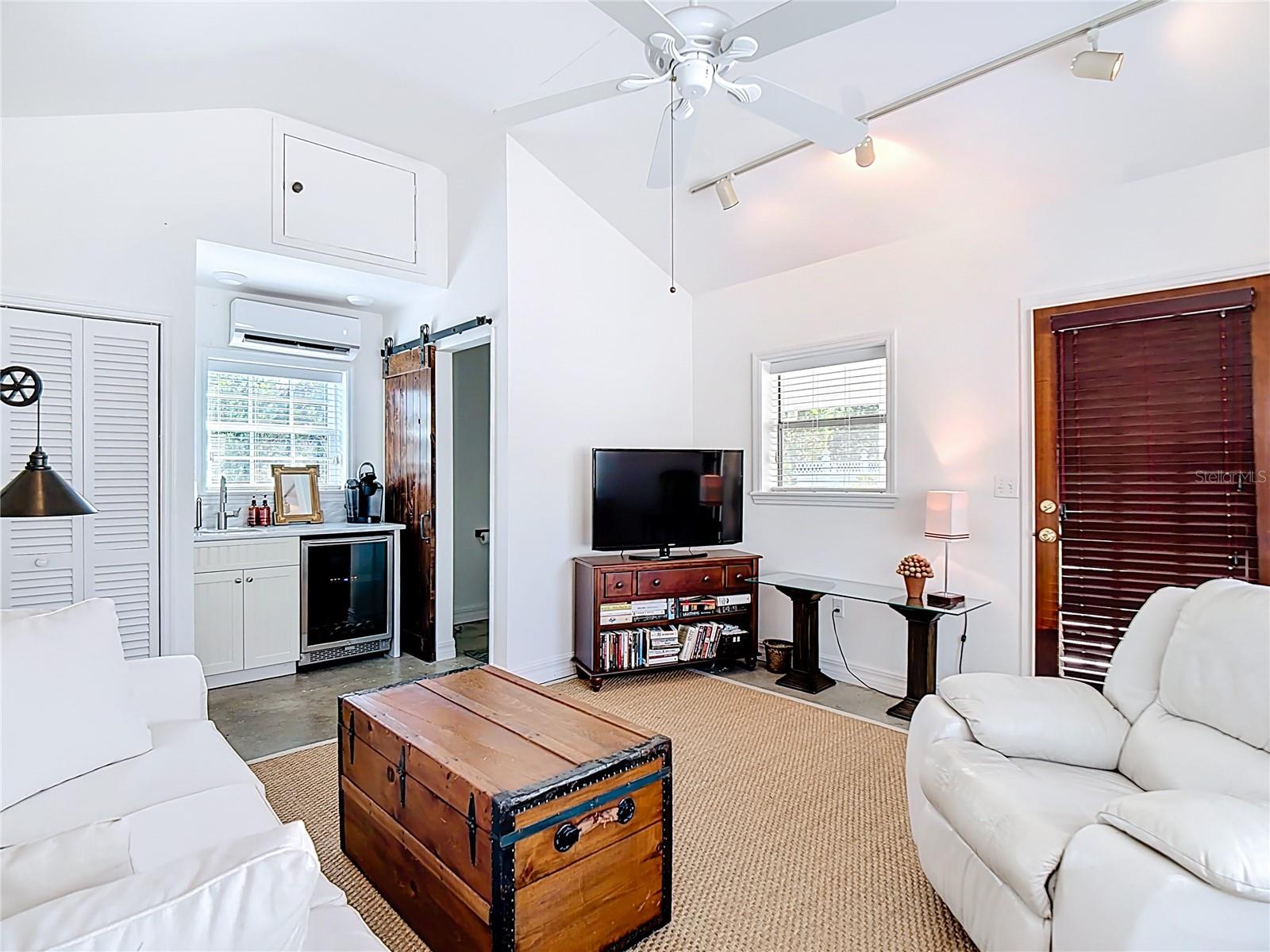 Image 30 of 40 For 2320 Fairmount Avenue