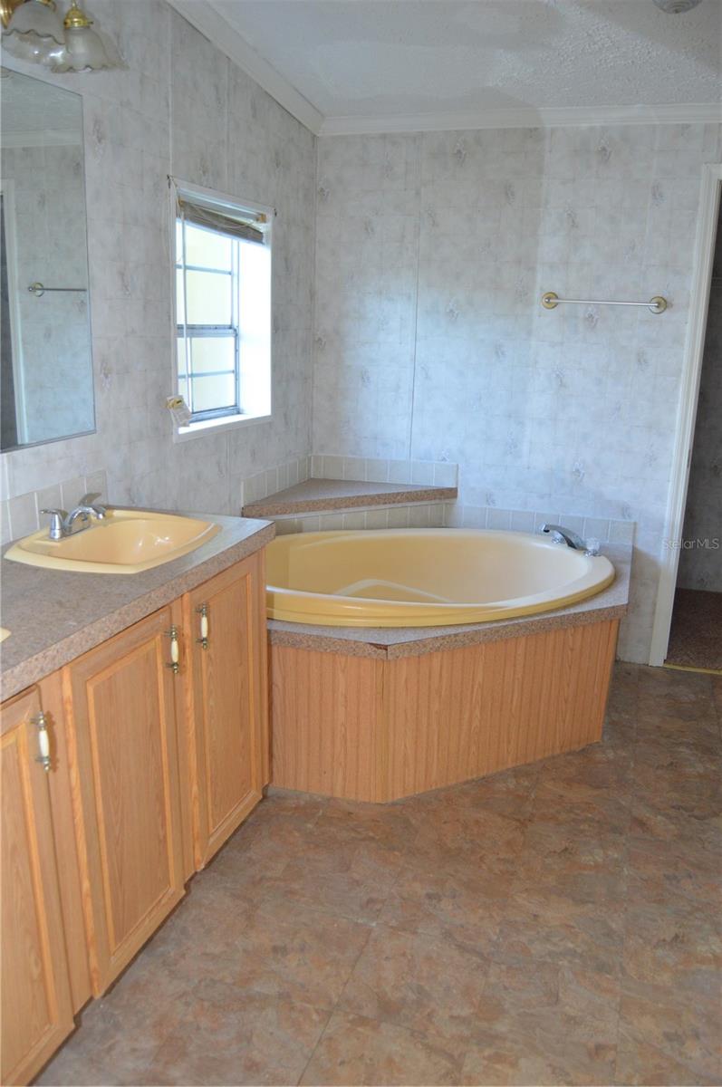 Image 43 of 54 For 4041 56th Terrace