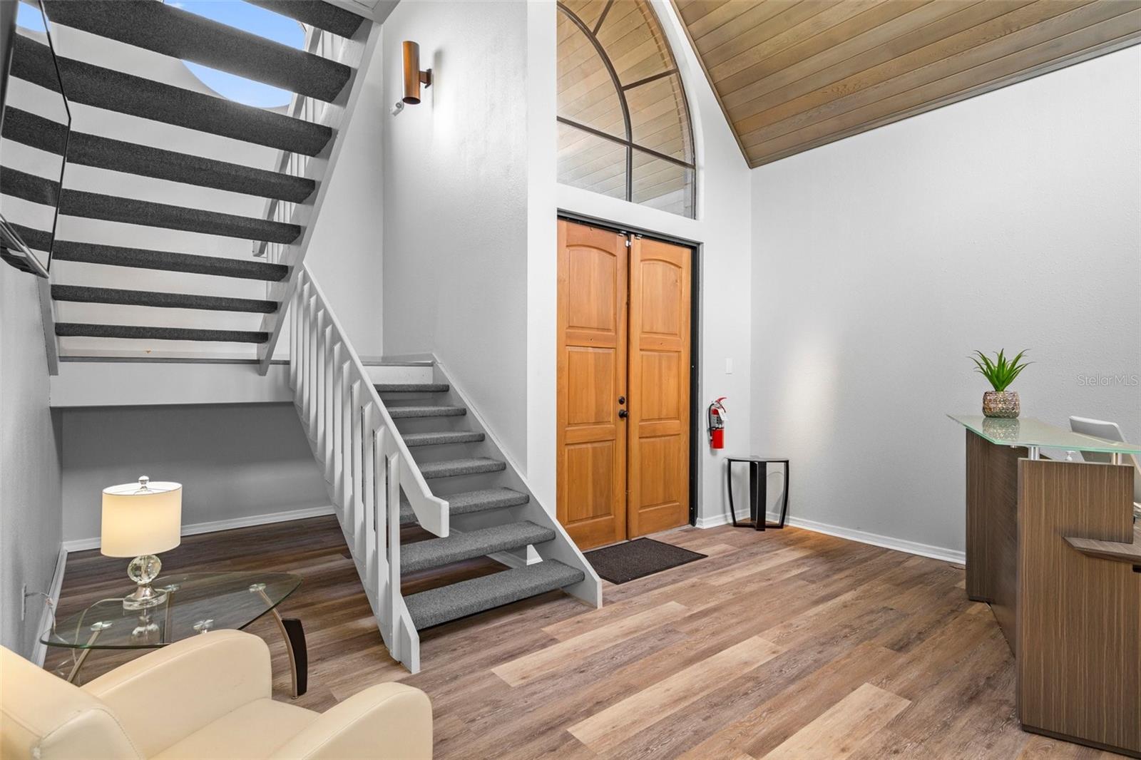 Listing photo id 1 for 315 Howell Avenue