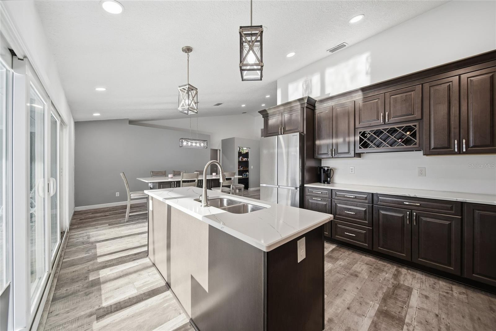 Image 14 of 45 For 9823 Sunnyoak Drive