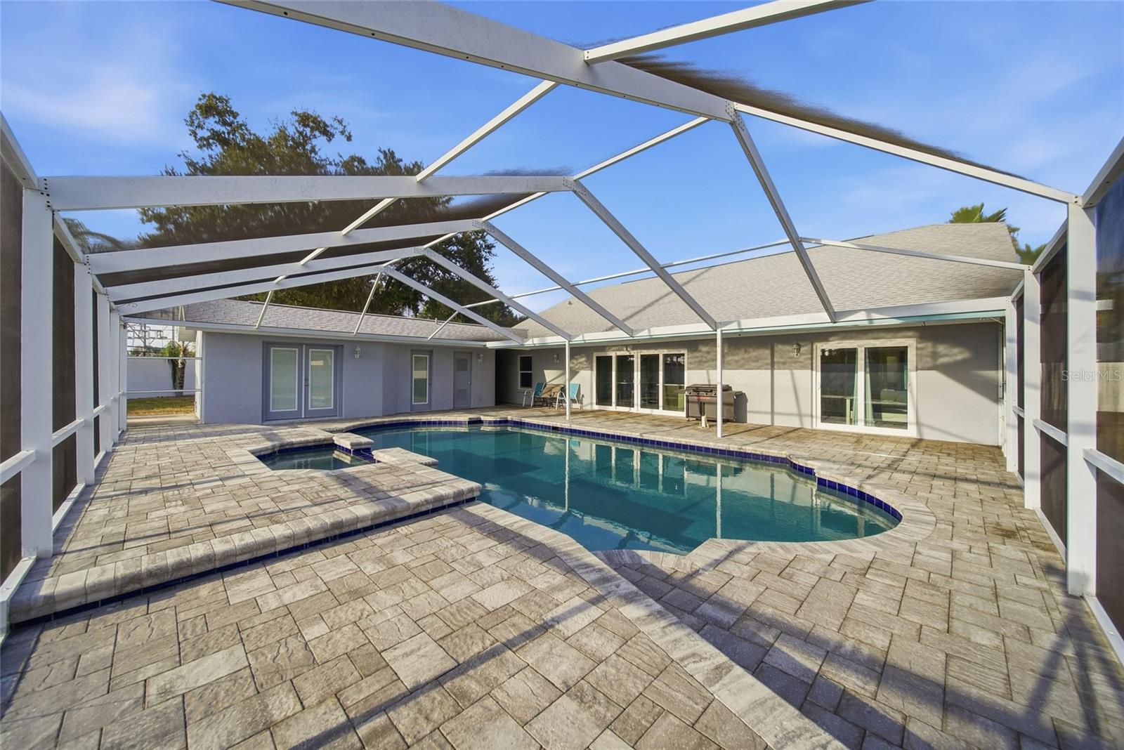 Image 20 of 45 For 9823 Sunnyoak Drive