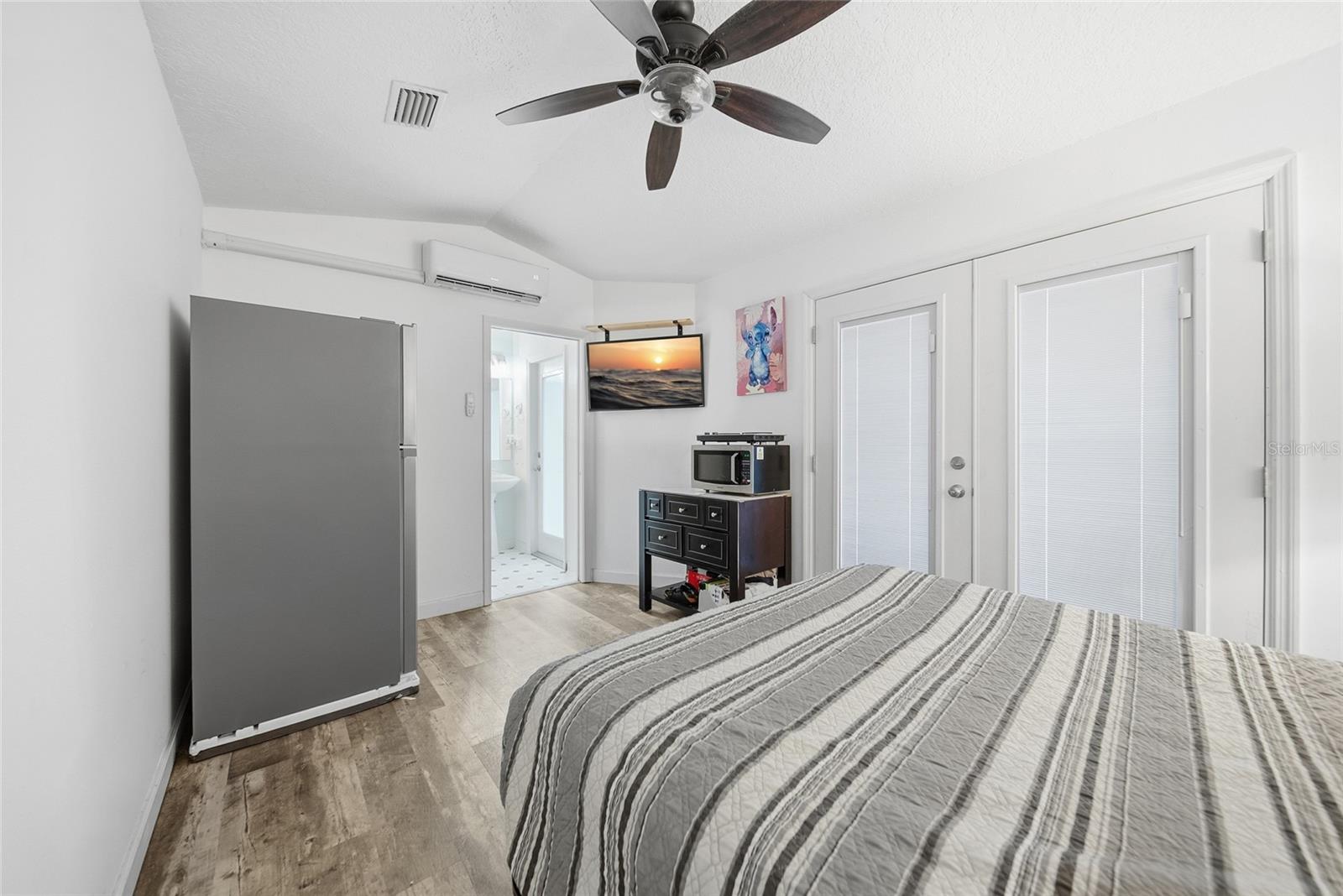 Image 22 of 45 For 9823 Sunnyoak Drive