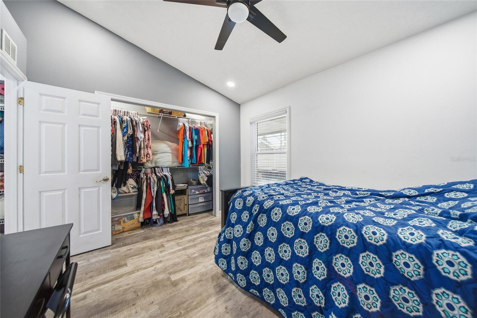 Image 25 of 45 For 9823 Sunnyoak Drive