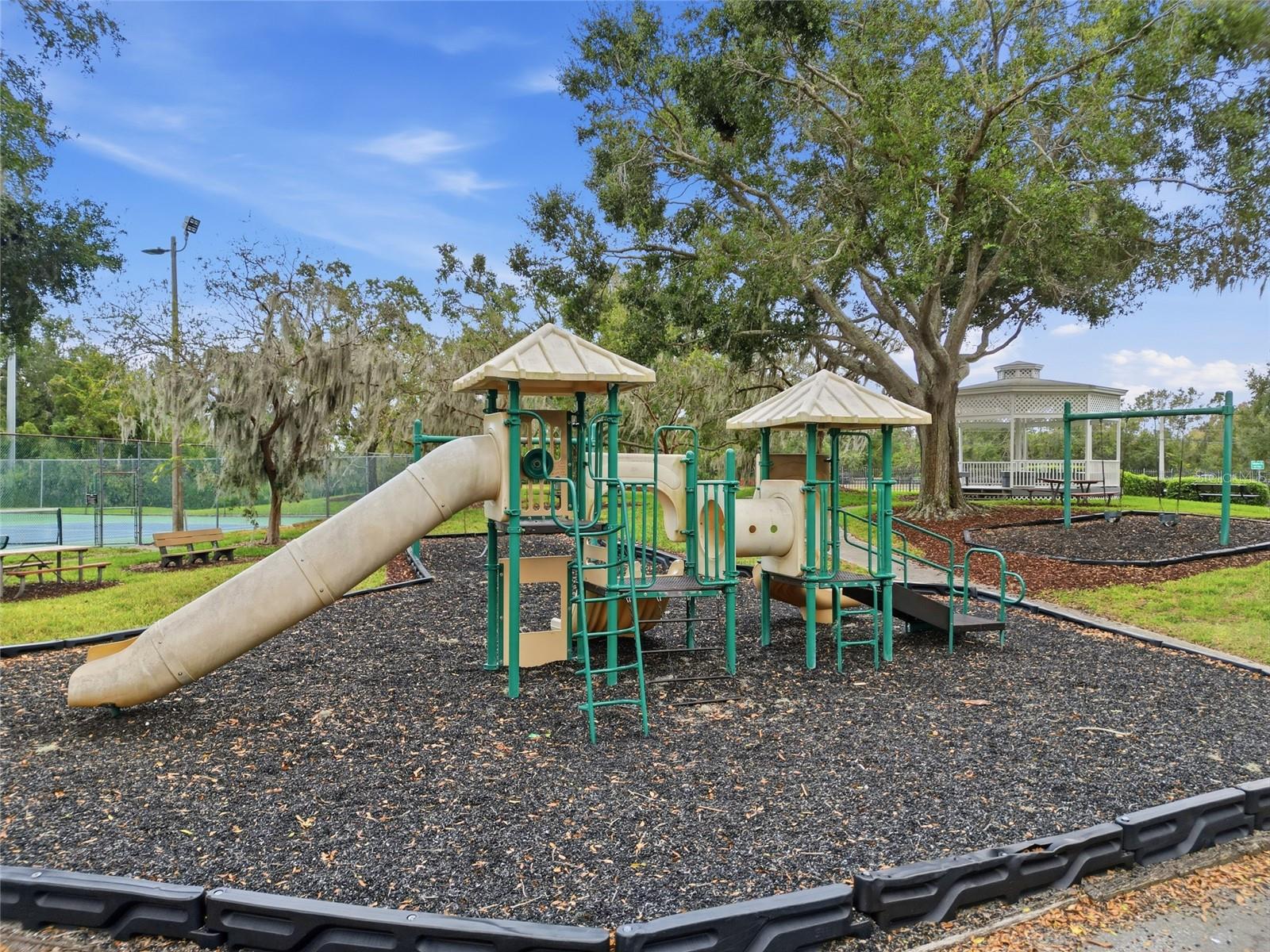 Image 34 of 45 For 9823 Sunnyoak Drive