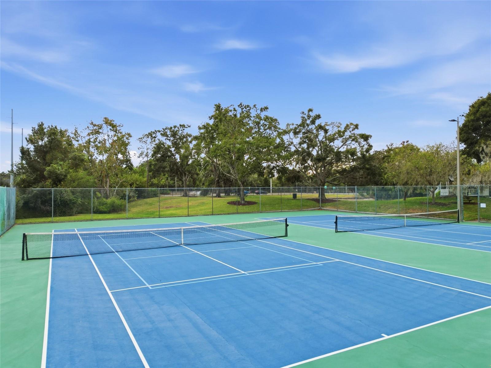 Image 35 of 45 For 9823 Sunnyoak Drive