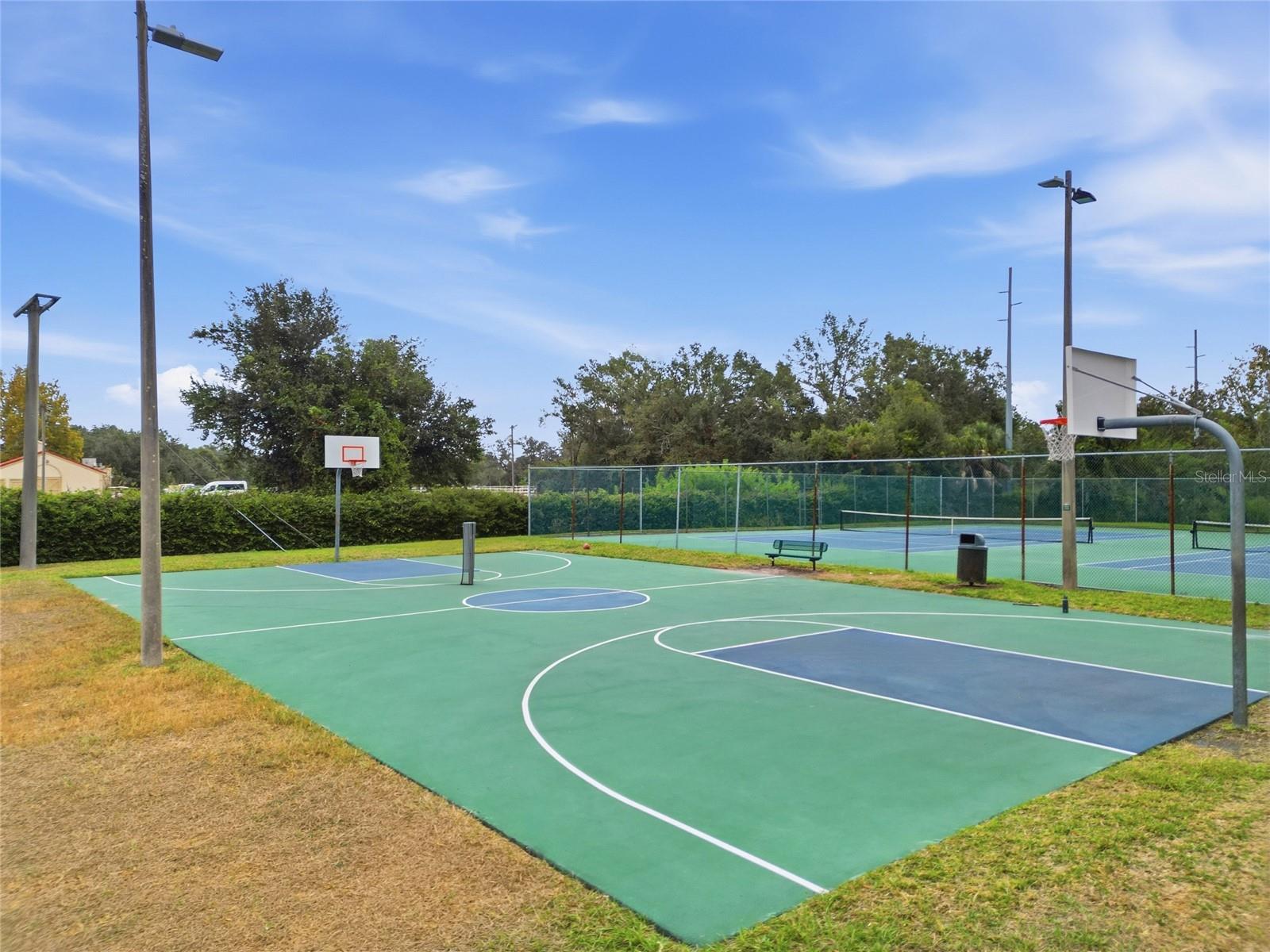 Image 36 of 45 For 9823 Sunnyoak Drive