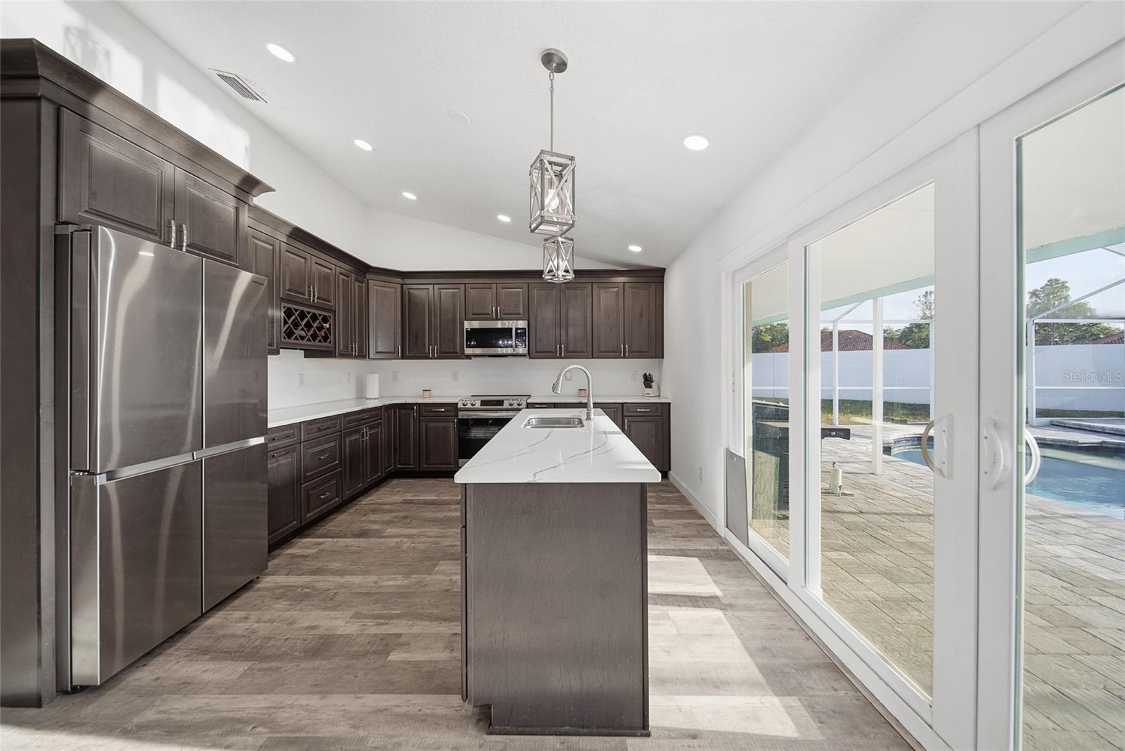 Image 8 of 45 For 9823 Sunnyoak Drive