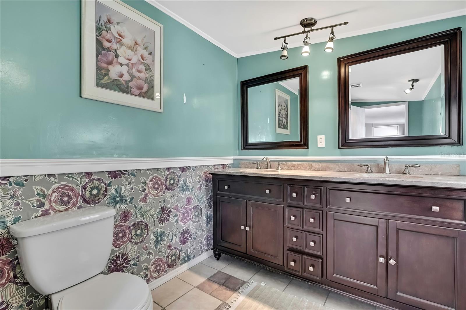 Image 23 of 39 For 2400 Lemur Drive