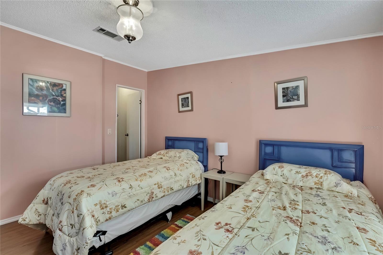 Image 31 of 39 For 2400 Lemur Drive