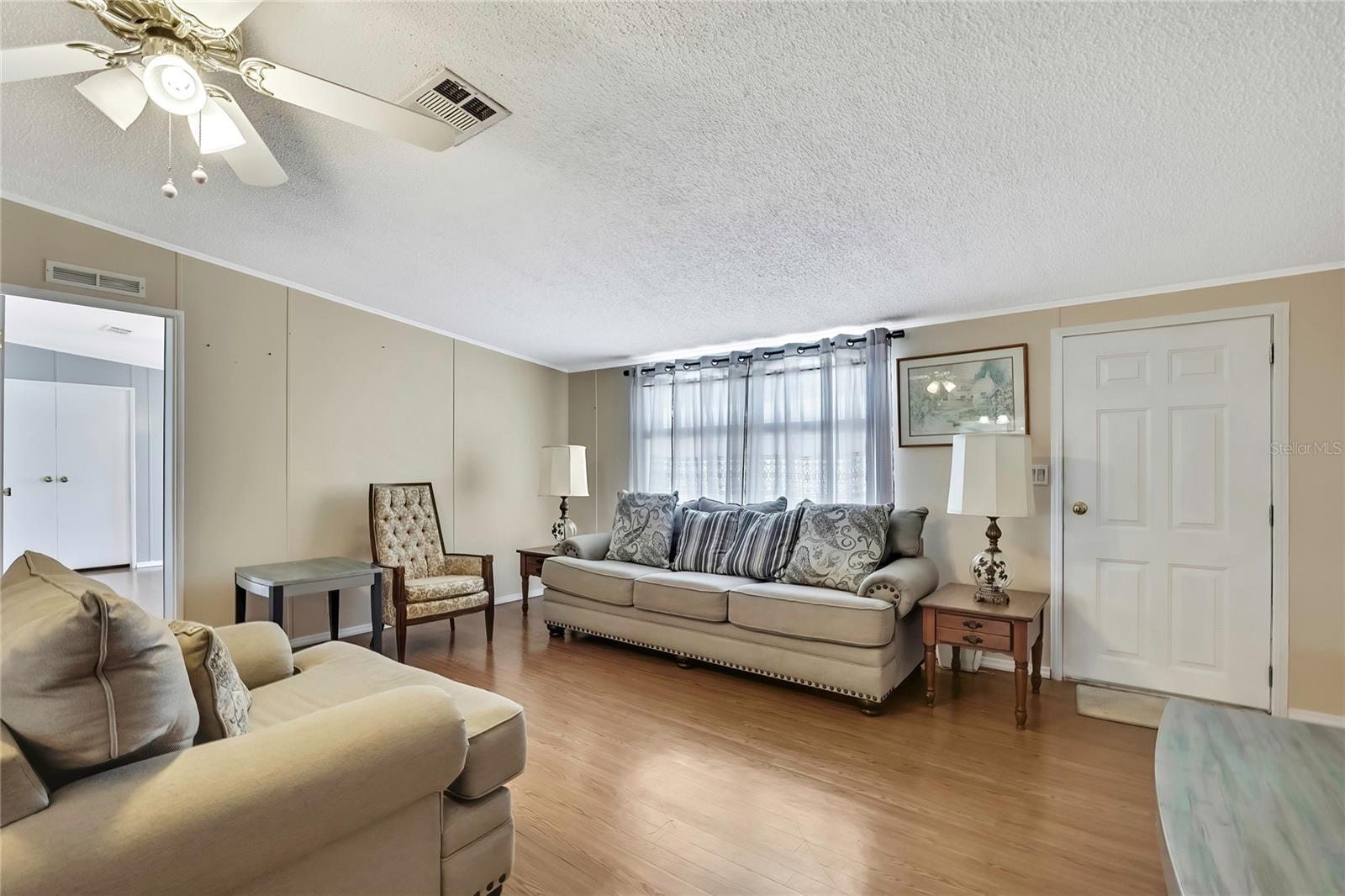 Image 6 of 39 For 2400 Lemur Drive