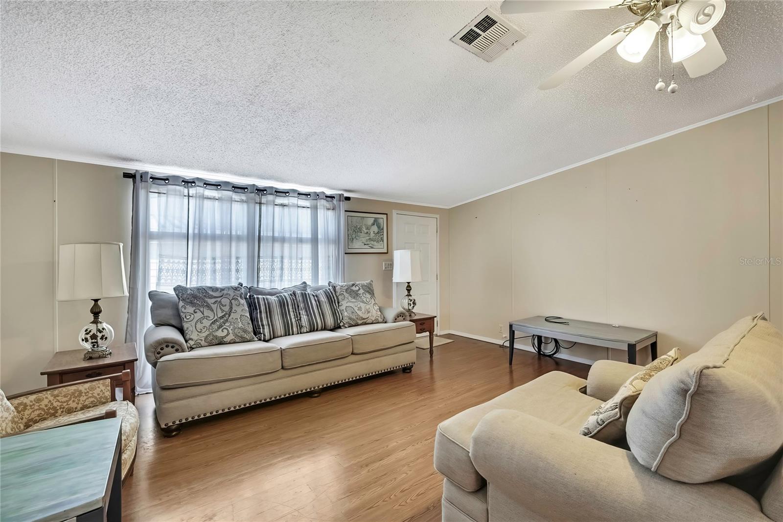 Image 8 of 39 For 2400 Lemur Drive