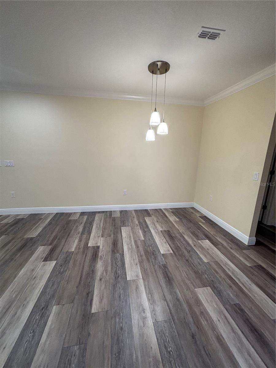 Image 20 of 62 For 1159 Macfarlane Avenue