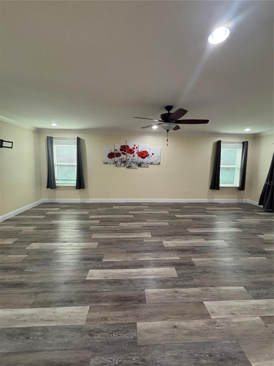 Image 23 of 62 For 1159 Macfarlane Avenue