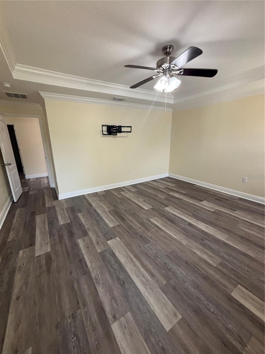 Image 24 of 62 For 1159 Macfarlane Avenue