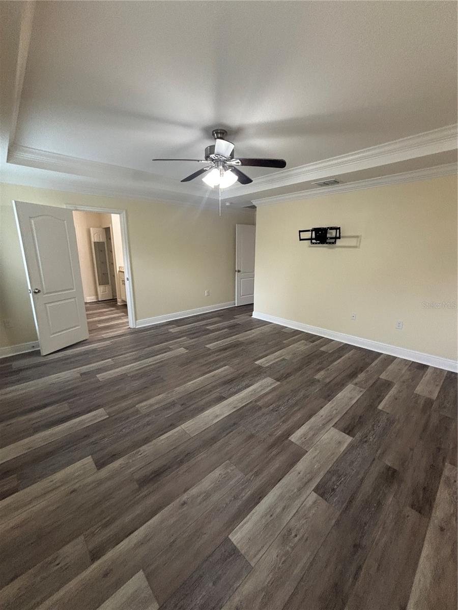 Image 25 of 62 For 1159 Macfarlane Avenue