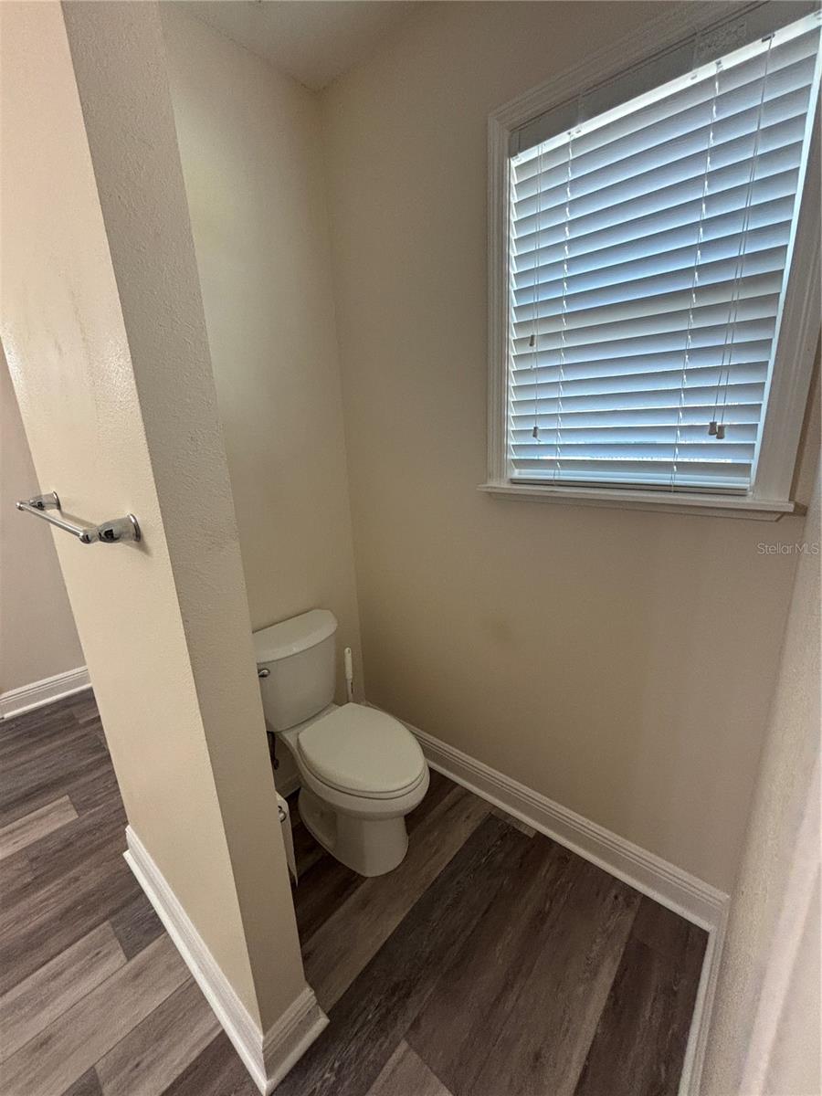 Image 29 of 62 For 1159 Macfarlane Avenue