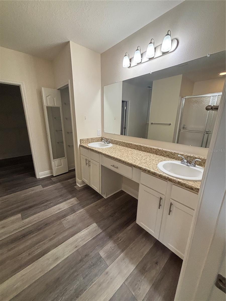 Image 34 of 62 For 1159 Macfarlane Avenue