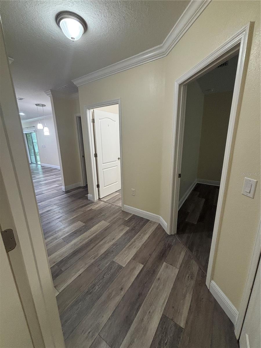 Image 36 of 62 For 1159 Macfarlane Avenue