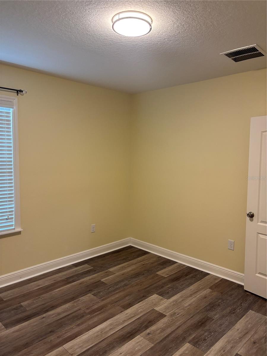 Image 44 of 62 For 1159 Macfarlane Avenue