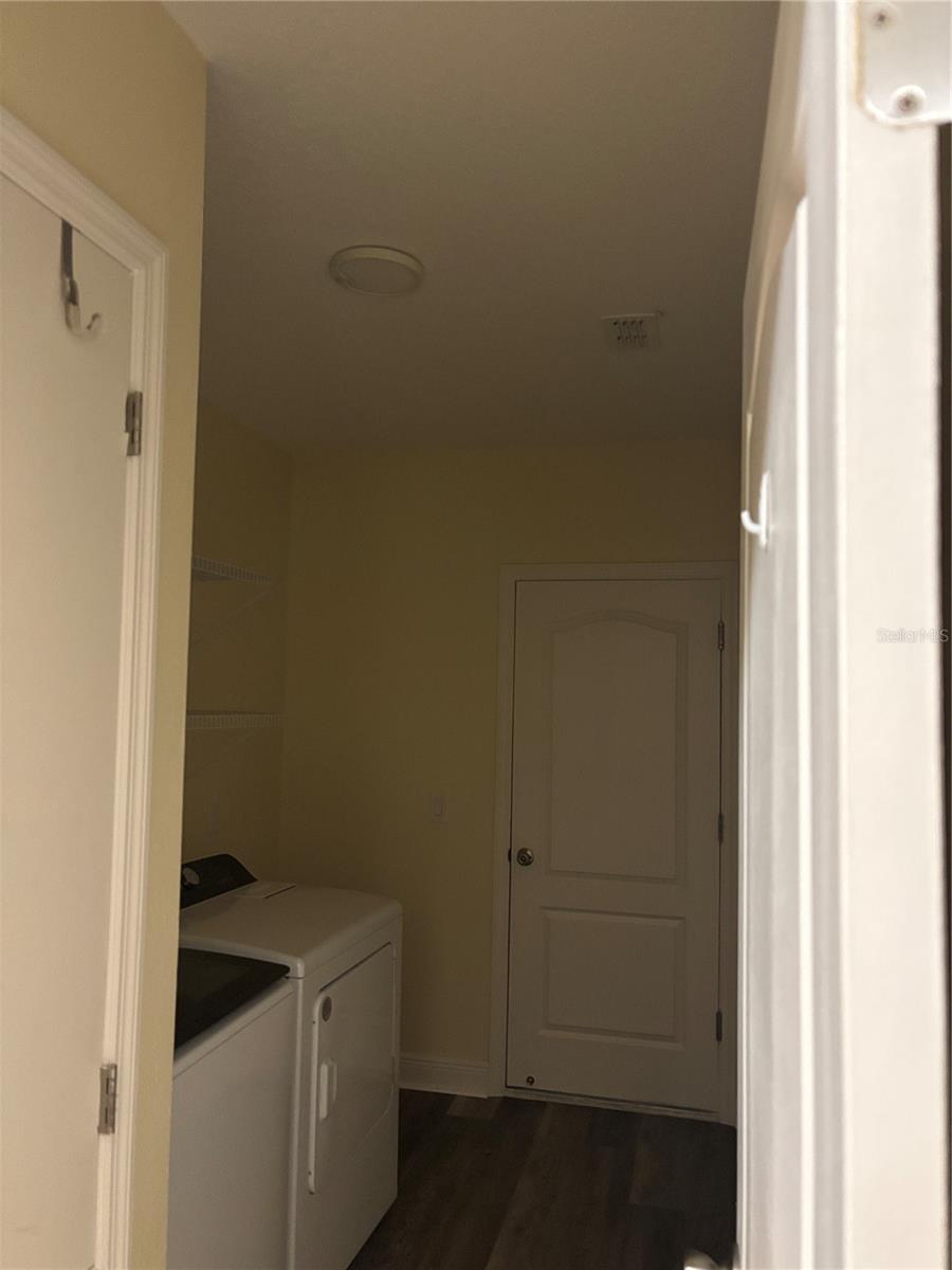 Image 46 of 62 For 1159 Macfarlane Avenue