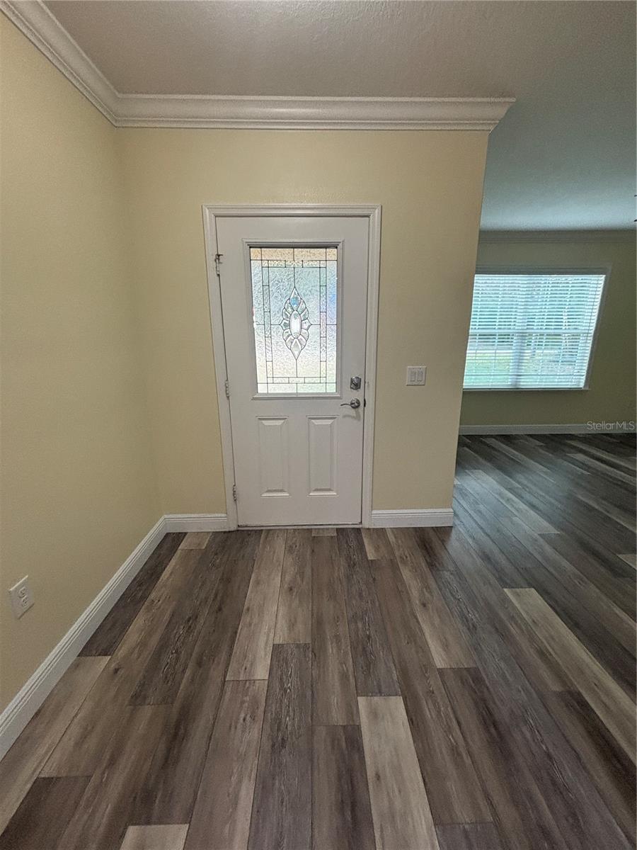 Image 5 of 62 For 1159 Macfarlane Avenue