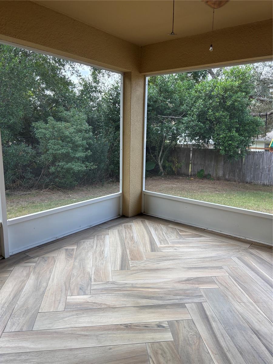 Image 54 of 62 For 1159 Macfarlane Avenue